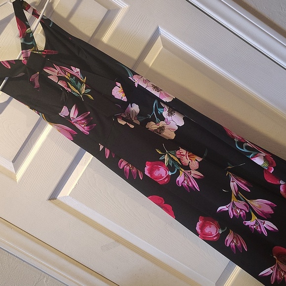 NWT AnnTaylor Black Floral Dress. SZ 4 - Picture 7 of 8